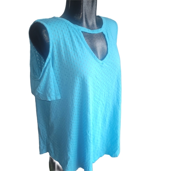 Love & Legends Blue Short Sleeve Cold Shoulder Top 2X - Picture 2 of 6